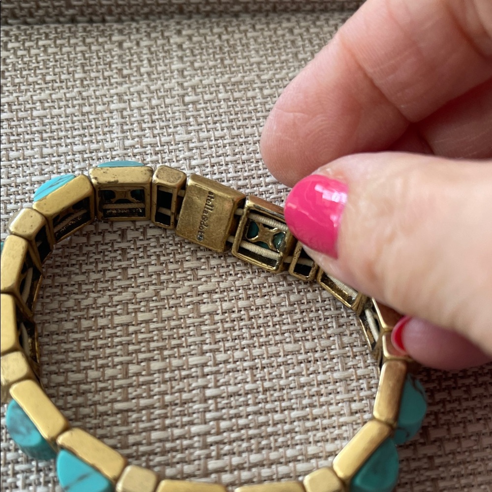 Stella & Dot Sawyer Stone stretch bracelet/ turquoise stones vintage gold plate - Picture 5 of 5